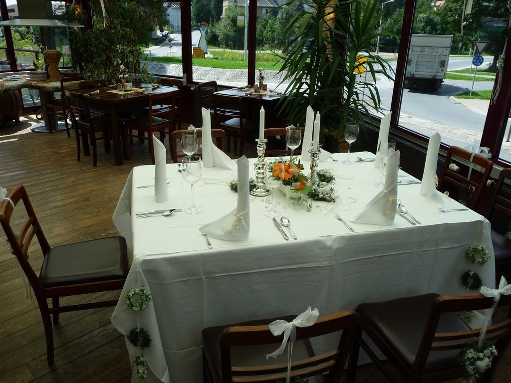 Hotel Brueckenschaenke Зебниц Екстериор снимка