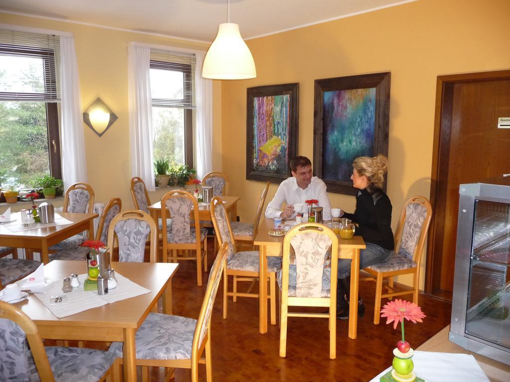 Hotel Brueckenschaenke Зебниц Екстериор снимка